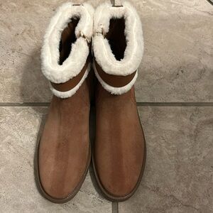 Kate spade Bailee booties. Size 8. Never worn. No tags